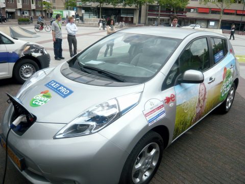 Nissan Leaf, GreenCab, elektrische taxi, TaxiPro.nl, opladen
