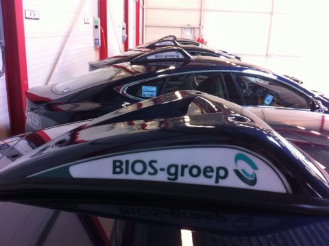Tesla, BIOS-groep, laadstation, fast charger, 22 kwh, elektrische taxi
