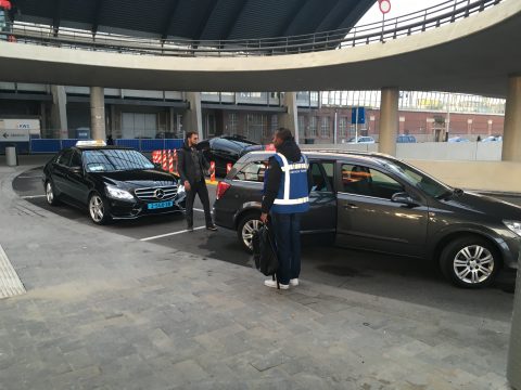 taxistandplaats, amsterdam, centraal station, nieuw, service team