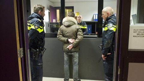 Arrestatie, arrestant, politie. Bron: Politie.nl