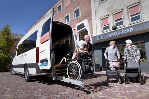 wmo-vervoer, rolstoelvervoer, rolstoel, ouderen, wmo, Willemsen- de Koning