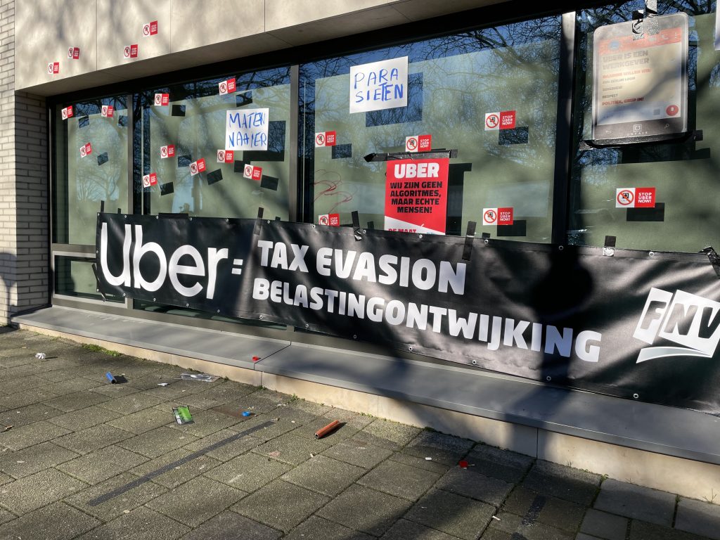 Hoofdkantoor Uber tijdens protestactie