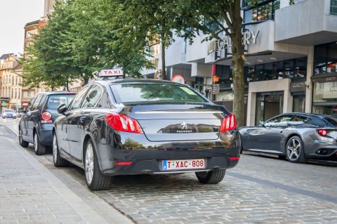 Shutterstock - Taxi in Antwerpen