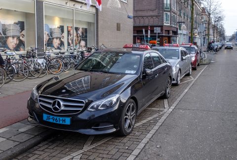 Shutterstock - Taxistandplaats in Amsterdam